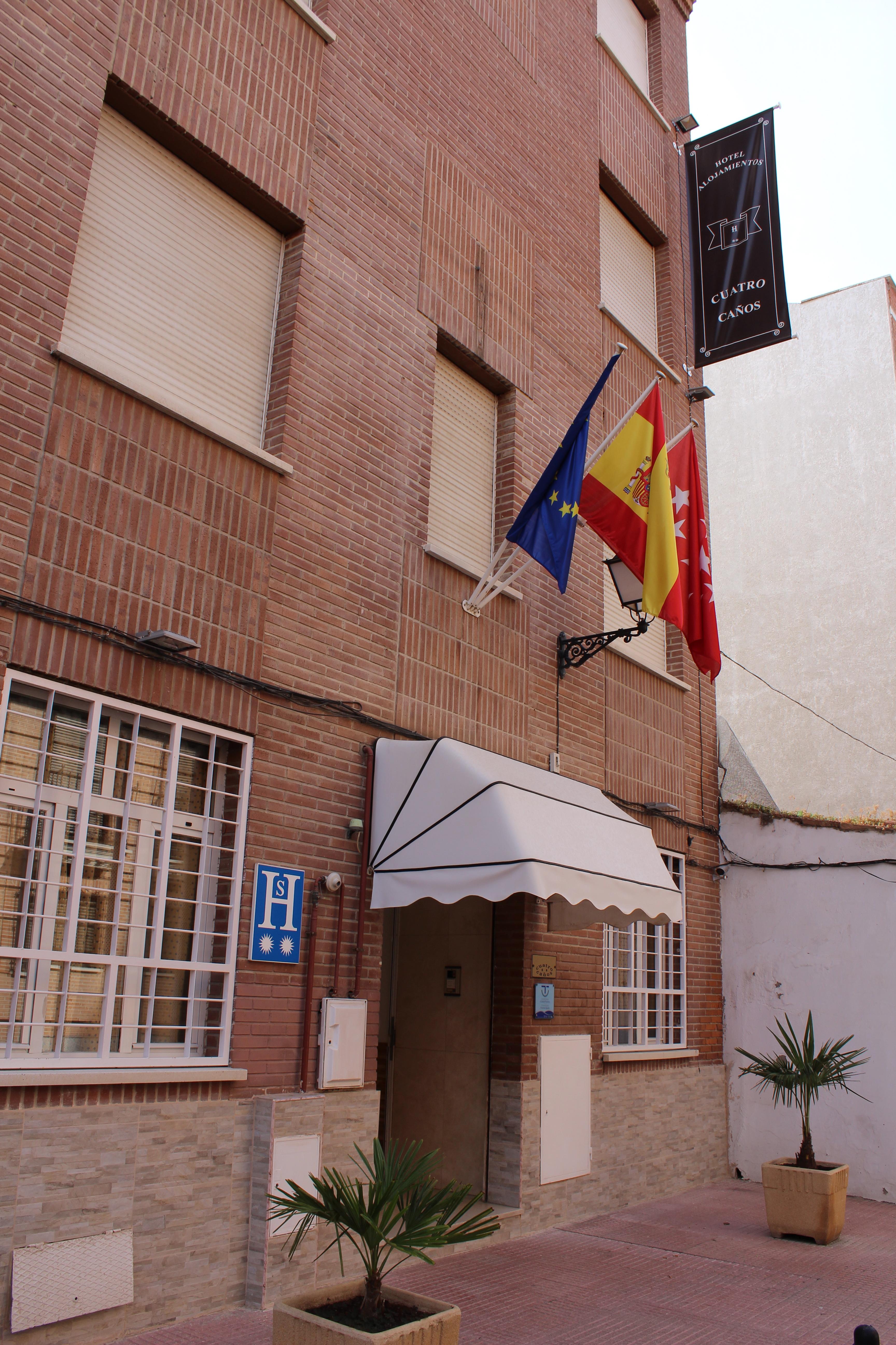 Hotel Cuatro Canos Alcalá de Henares Dış mekan fotoğraf