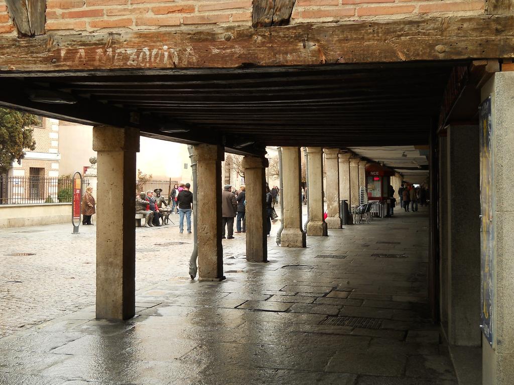 Hotel Cuatro Canos Alcalá de Henares Dış mekan fotoğraf