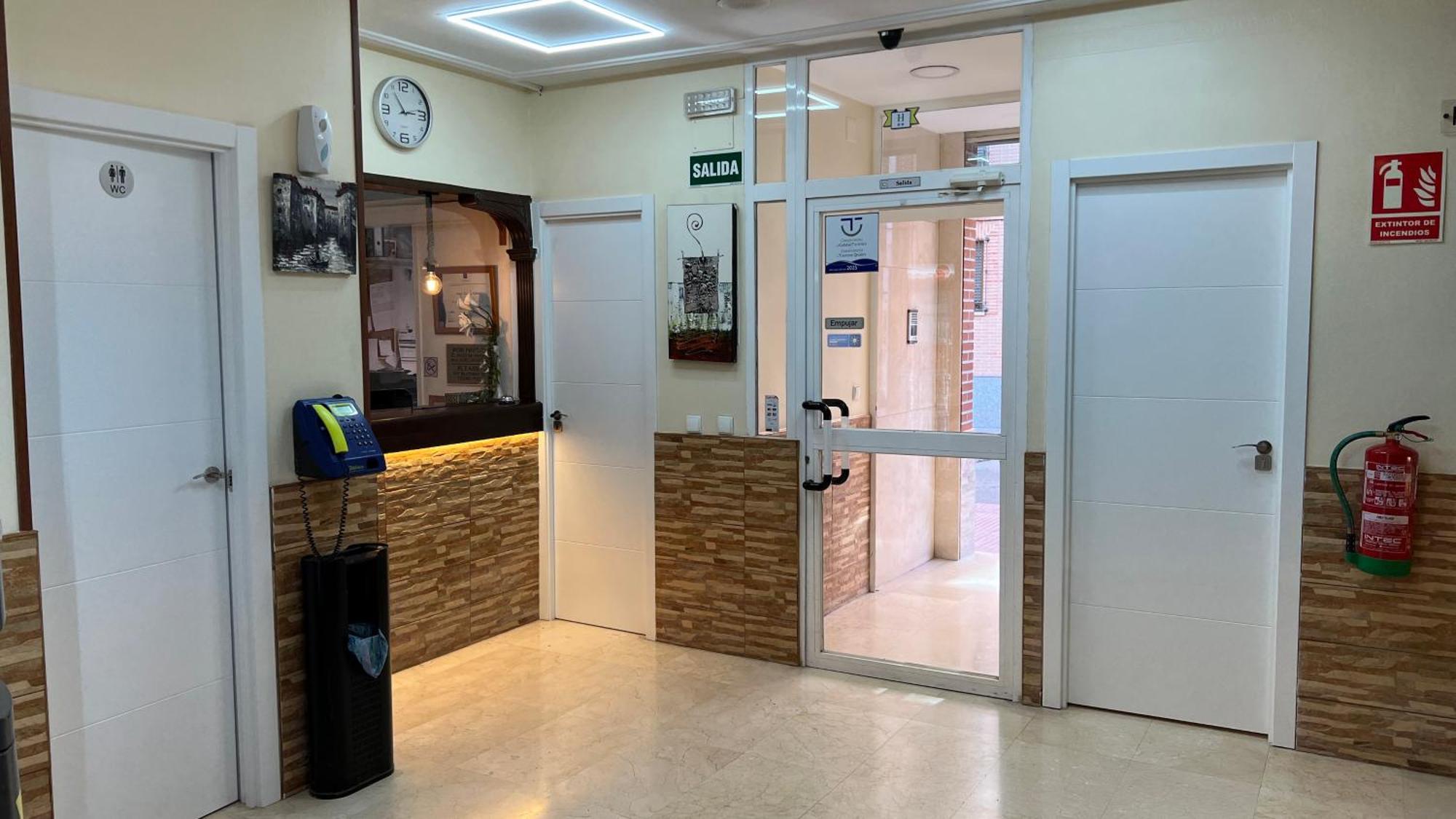 Hotel Cuatro Canos Alcalá de Henares Dış mekan fotoğraf