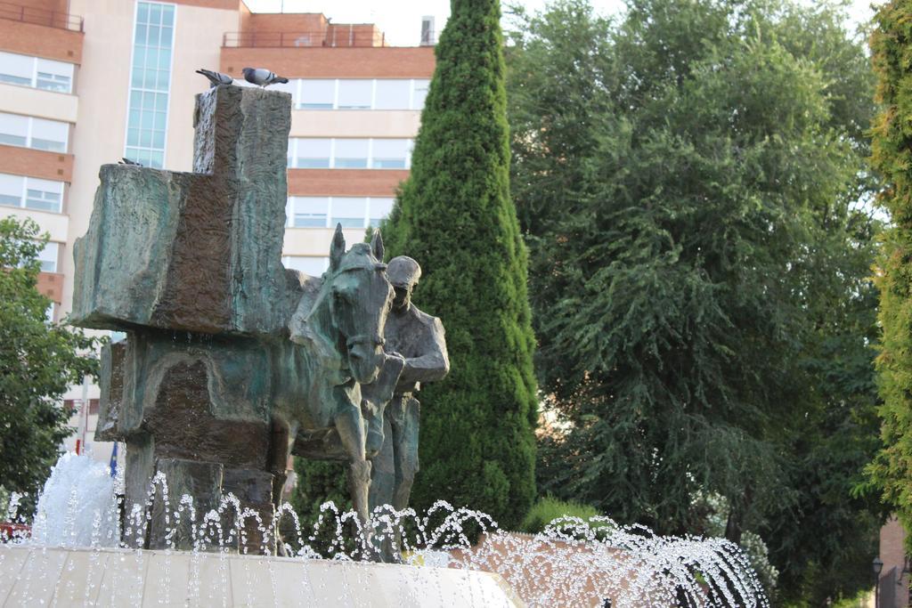 Hotel Cuatro Canos Alcalá de Henares Dış mekan fotoğraf