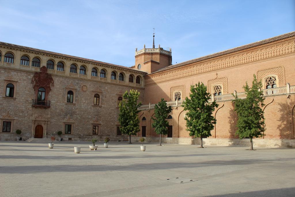 Hotel Cuatro Canos Alcalá de Henares Dış mekan fotoğraf