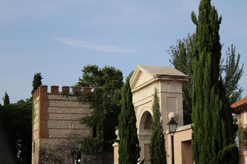 Hotel Cuatro Canos Alcalá de Henares Dış mekan fotoğraf